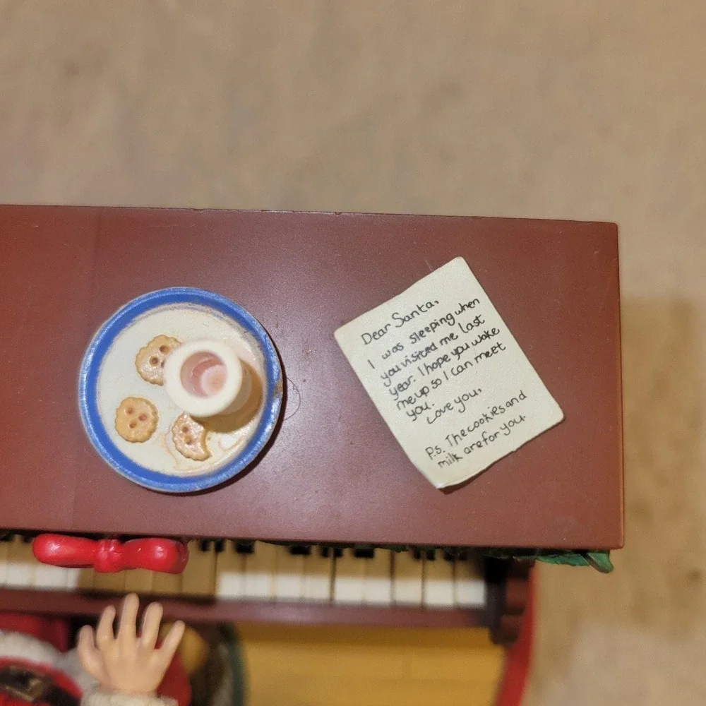 Enesco 1988 Small World of Music‎ Santa the Entertainer Music Box Animated